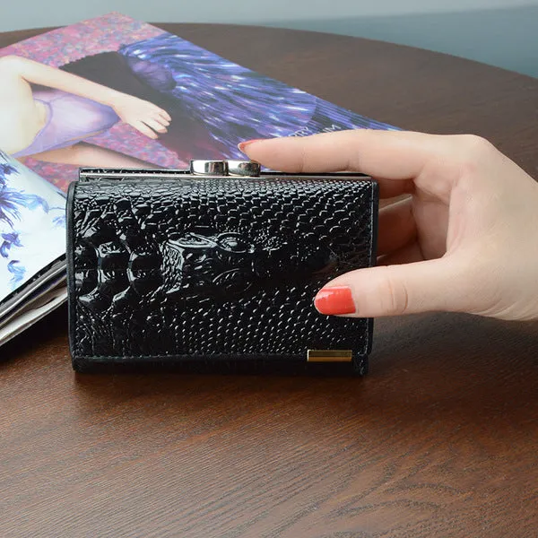 2019 New Women's Wallets Short Female Crocodile Pattern Embossed Designer Leather Purse Hasp Buckle 3 Fold Multi-Card Wallet DXH