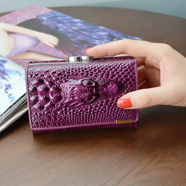 2019 New Women's Wallets Short Female Crocodile Pattern Embossed Designer Leather Purse Hasp Buckle 3 Fold Multi-Card Wallet DXH