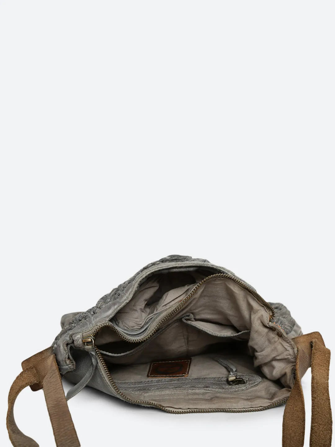 Mauch: Grey Leather Shopper Cum Backpack With Macrame Weaving